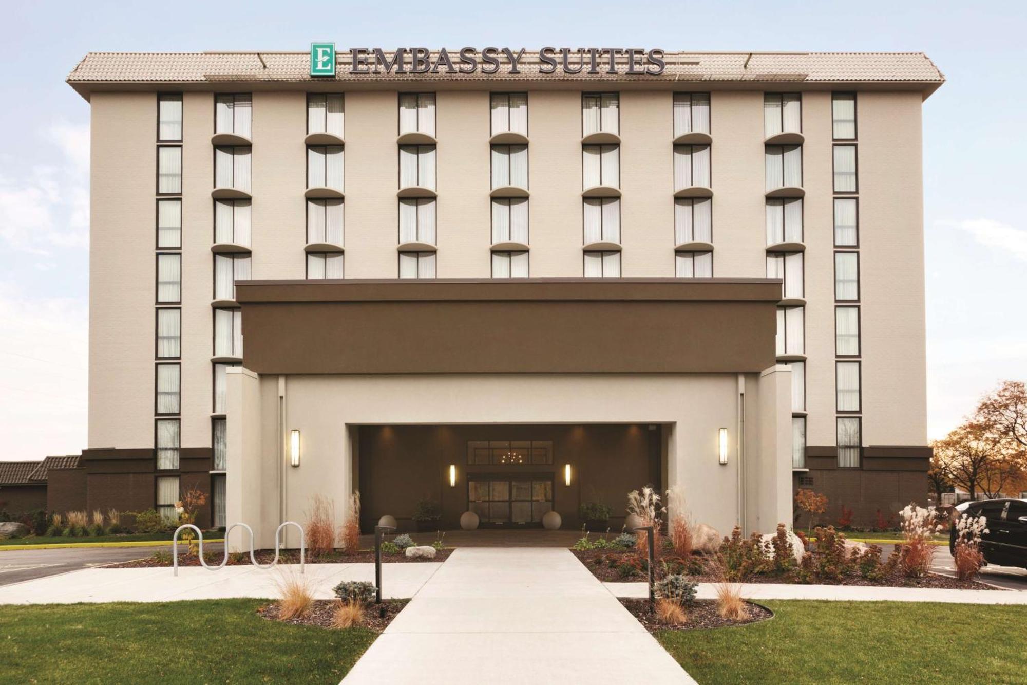 Embassy Suites By Hilton Bloomington/Minneapolis Exterior photo